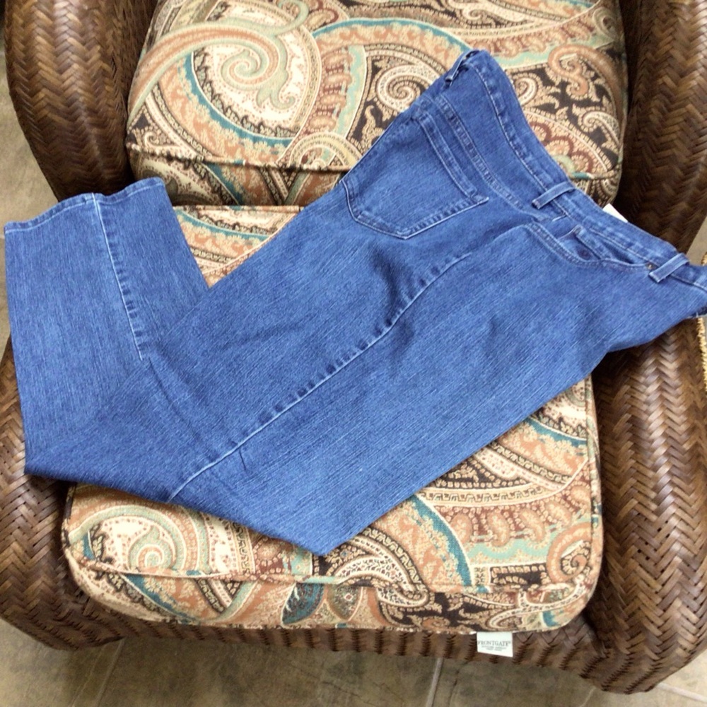 Vintage Gloria Vanderbilt Amanda ladies jeans. EUC.